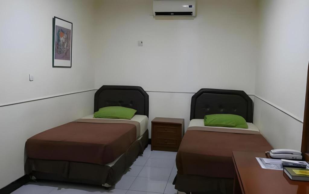 Mahadria Hotel Serang Eksteriør billede