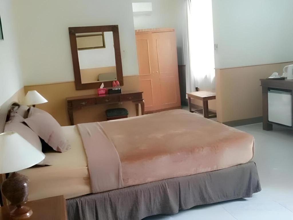 Mahadria Hotel Serang Eksteriør billede