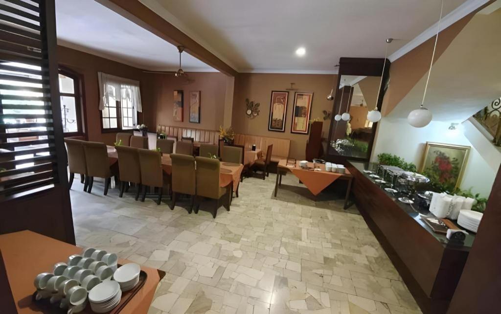 Mahadria Hotel Serang Eksteriør billede